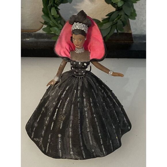 Vintage 1998 Holiday Hallmark Keepsake 4" Ornament African‎ American Barbie - Picture 1 of 16